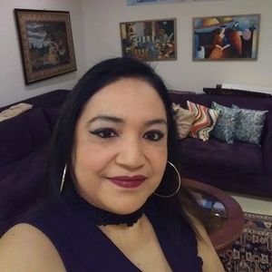 Meet your Posher, Nora